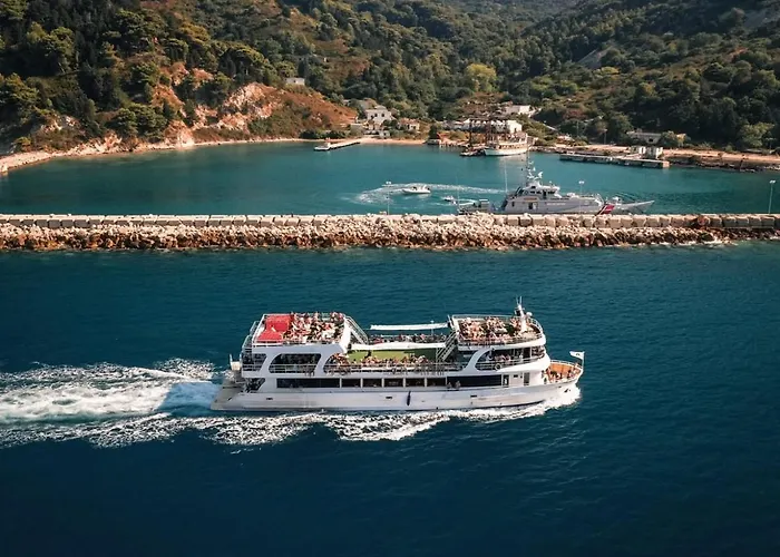 Queen Ekaterina Ii *